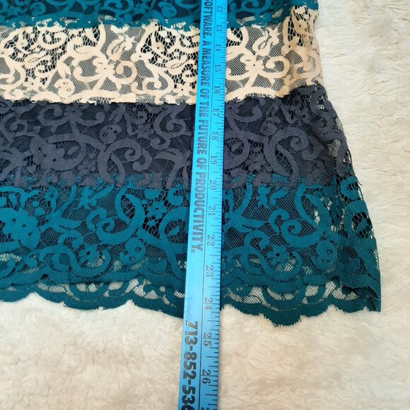 Ann Taylor Women's Blue and Beige Lace Tank Top Size M - Picture 5 of 7